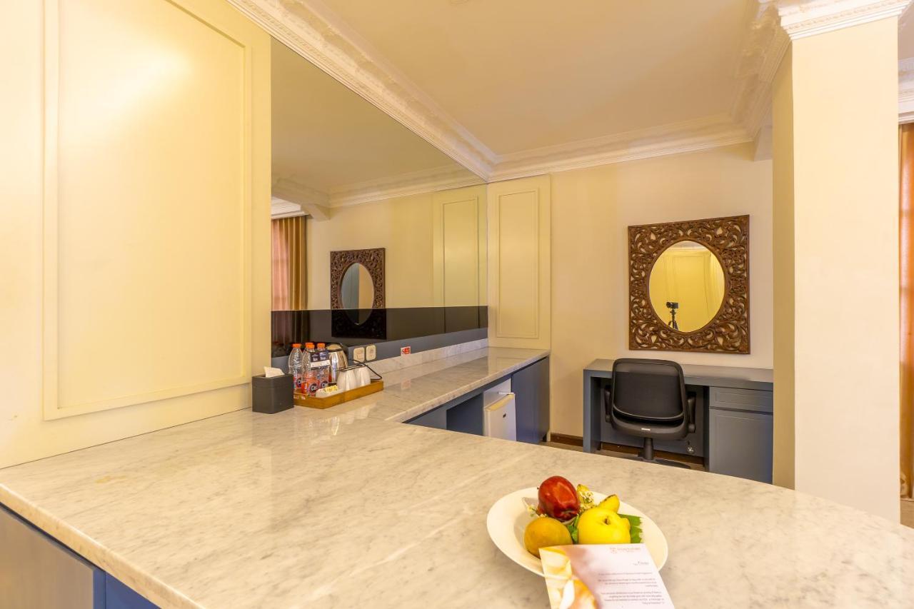 D'Salvatore Boutique Hotel Yogyakarta Maguwo Экстерьер фото