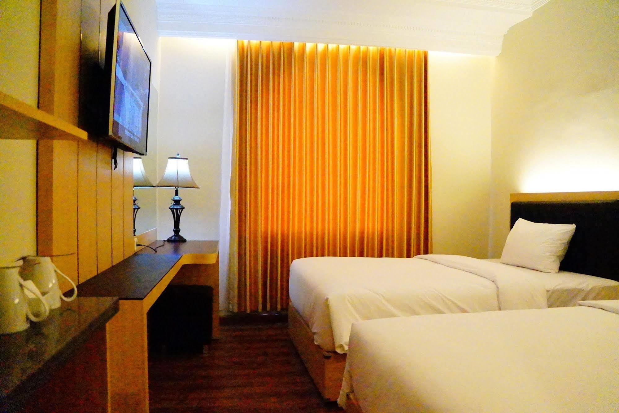 D'Salvatore Boutique Hotel Yogyakarta Maguwo Экстерьер фото